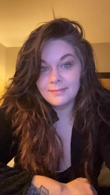 Royal, 37  female escort, Evansville