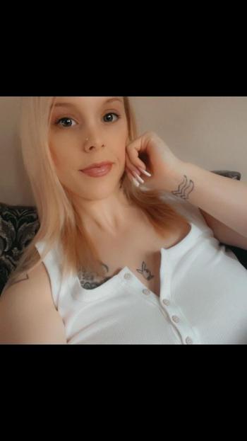 Jennifer, 23  female escort, Evansville