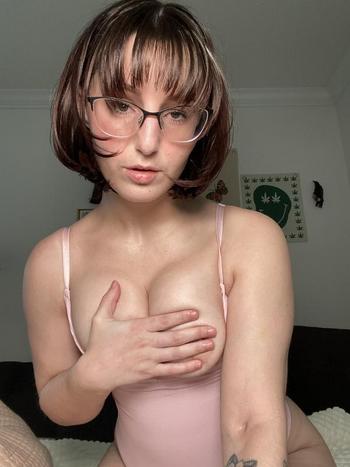 812-937-8812, 25  female escort, Evansville