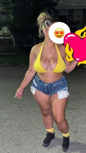 Ciara, 25  female escort, Evansville