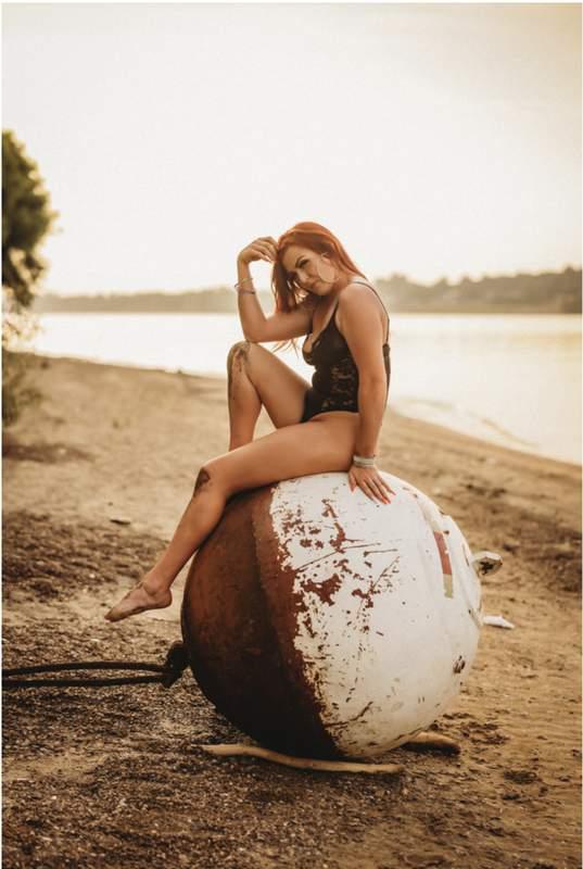 escort photo 4